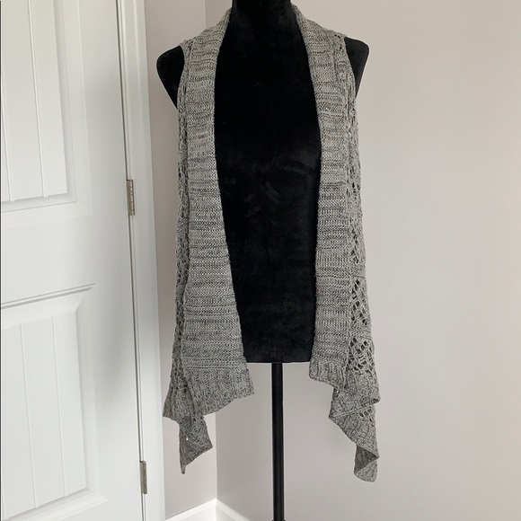 Waterfall Vest with open front - Picture 2 of 6